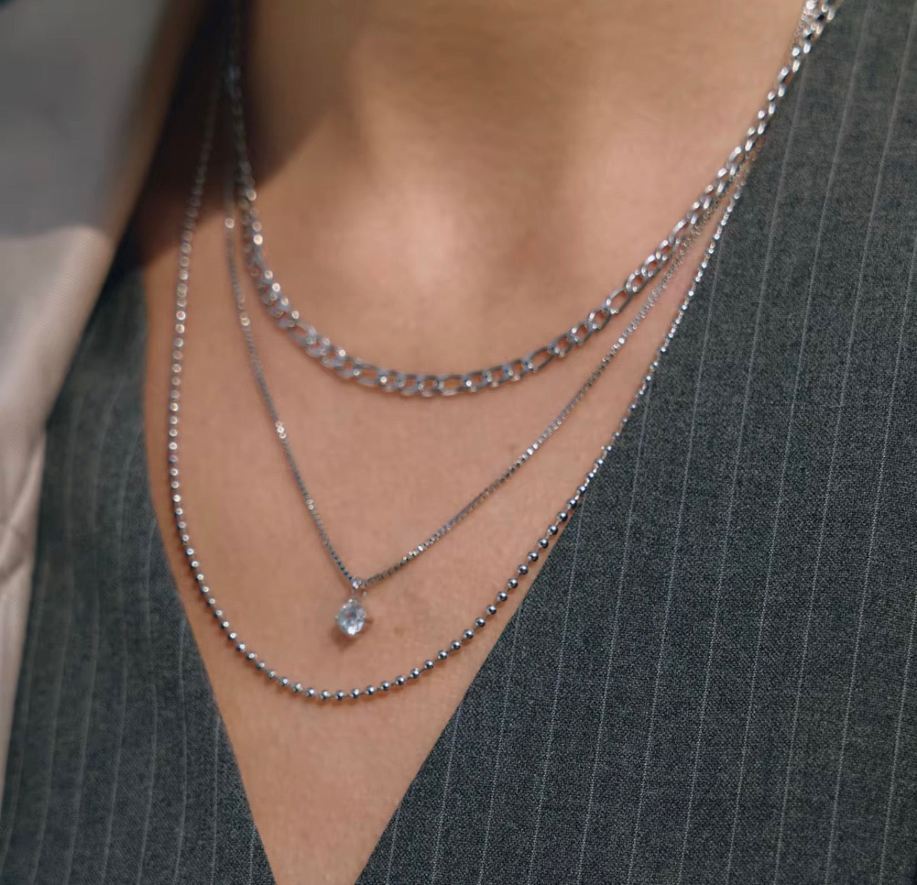 Collana Vanity - acciaio inossidabile placcato oro 18k PVD - zircone - composta da tre collane con un'unica chiusura - disponibile anche in gold