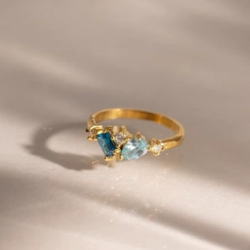 Anello Andromeda - acciaio inossidabile placcato oro 18k PVD - zirconi