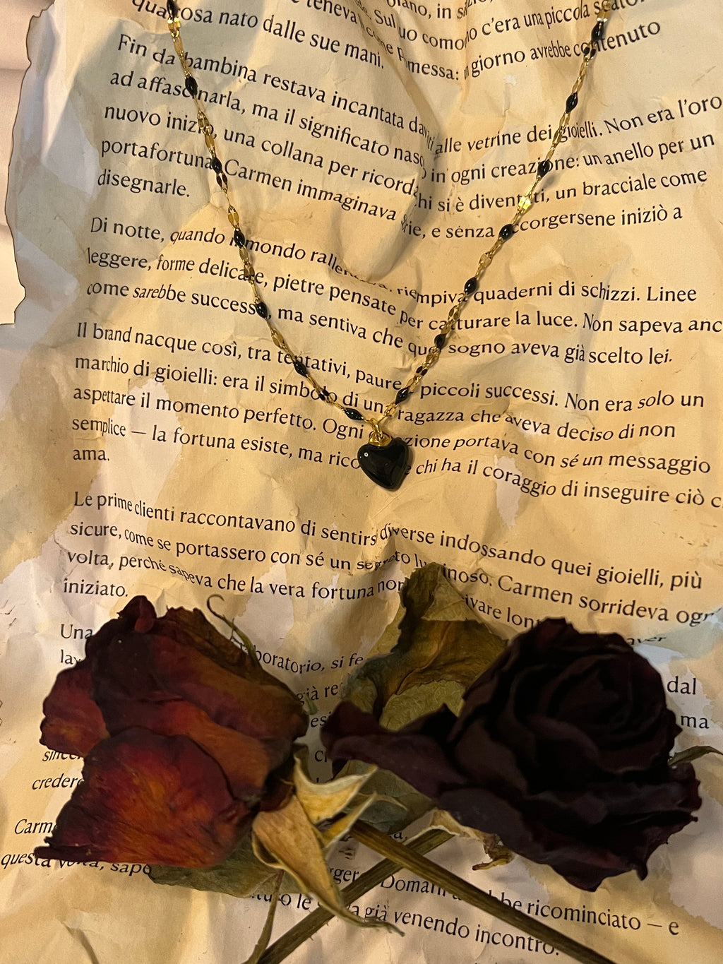 Collana heart smalto nero, placcata oro 18k