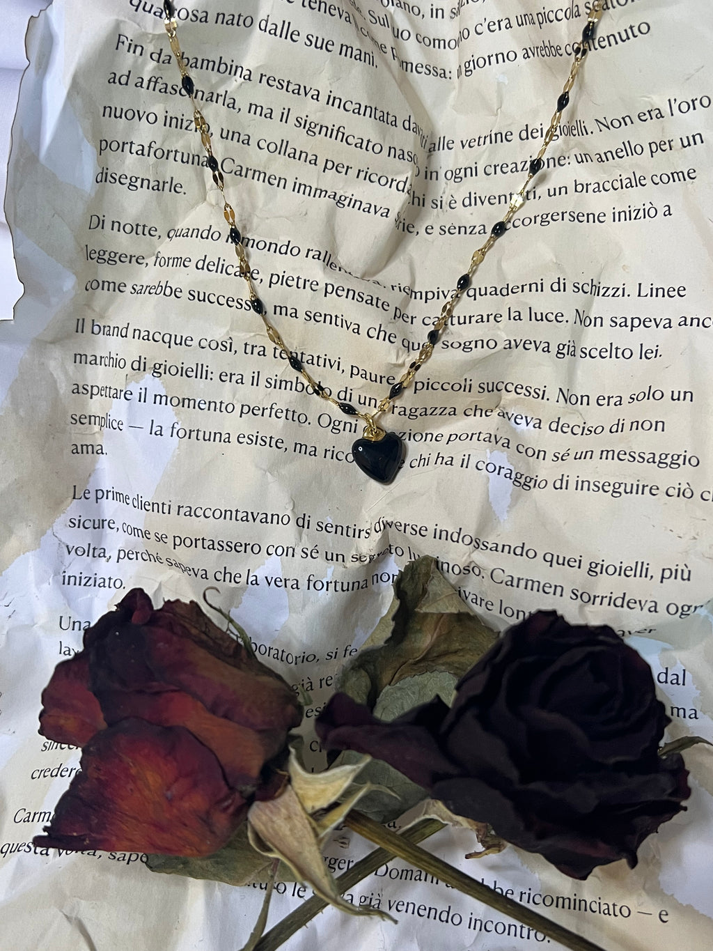 Collana heart smalto nero, placcata oro 18k