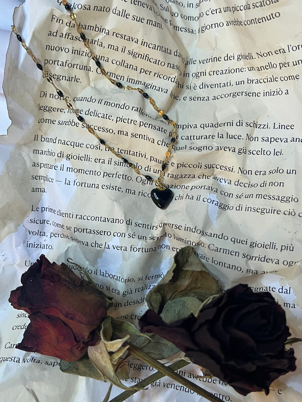 Collana heart smalto nero, placcata oro 18k