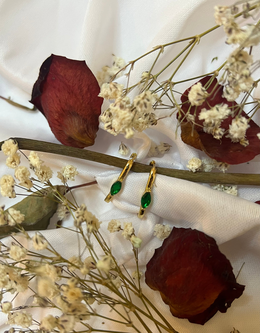 Orecchini geometrici con zirconi verdi, placcati oro 18k