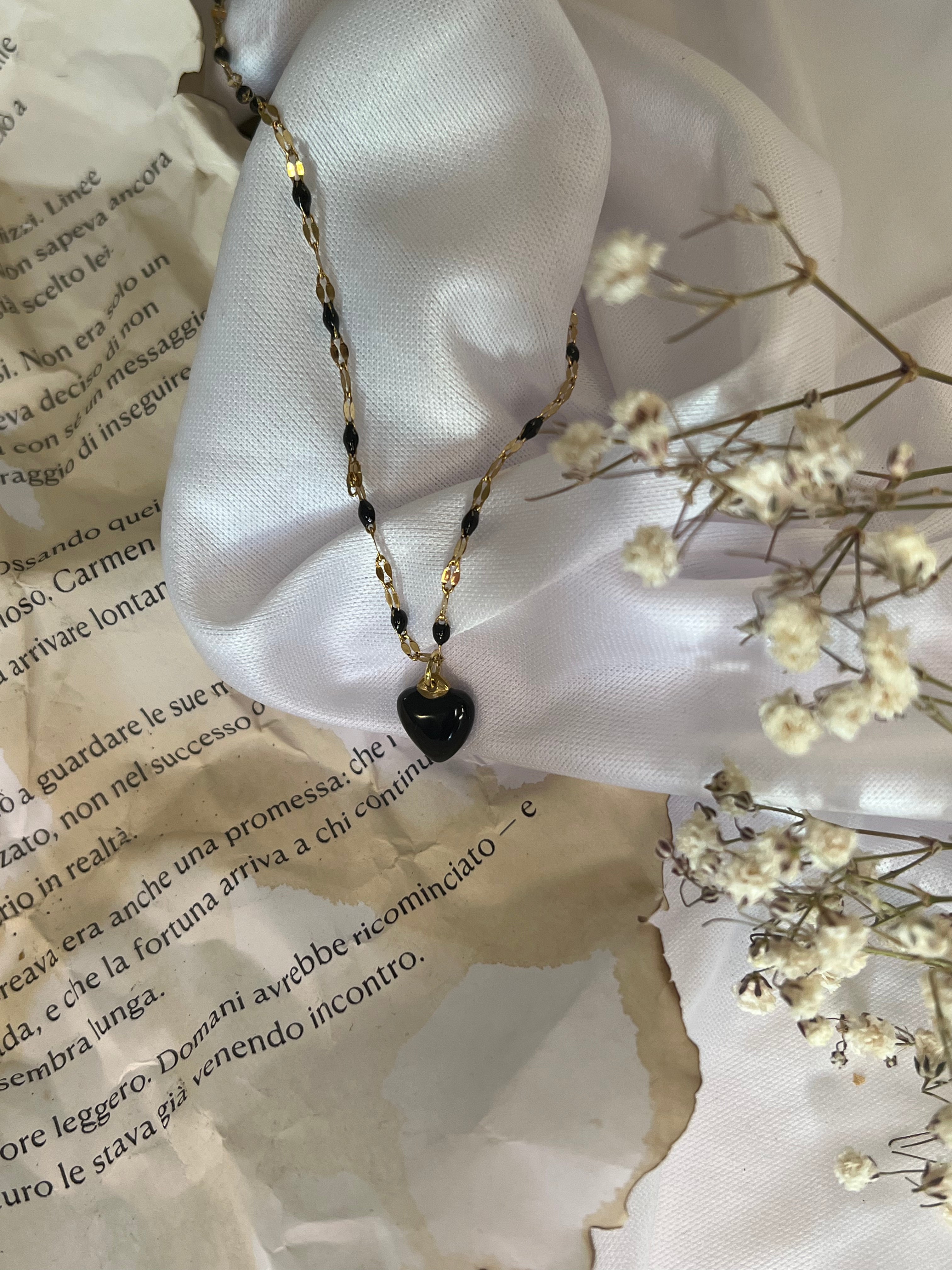 Collana heart smalto nero, placcata oro 18k